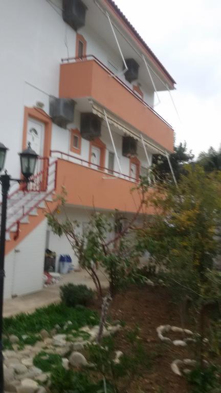Xenos Apartments Keratókambos Exterior foto